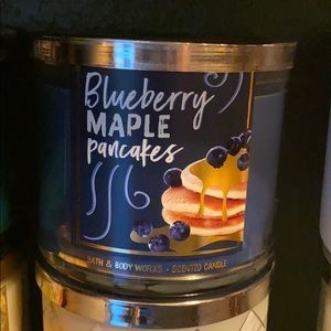 New BBW Blueberry maple pancakes candle
